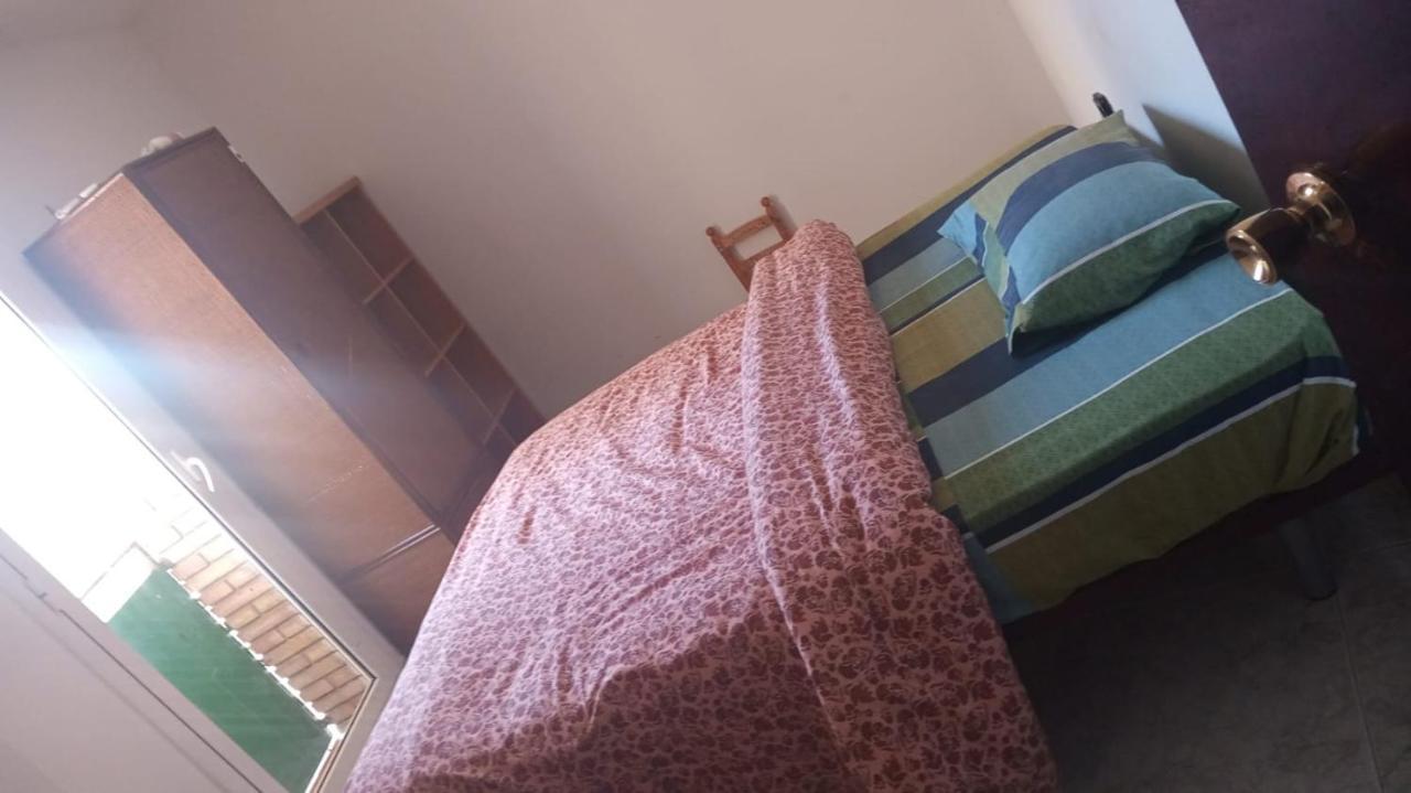 Sunny Room In A Shared Apartment In 鲁维 外观 照片