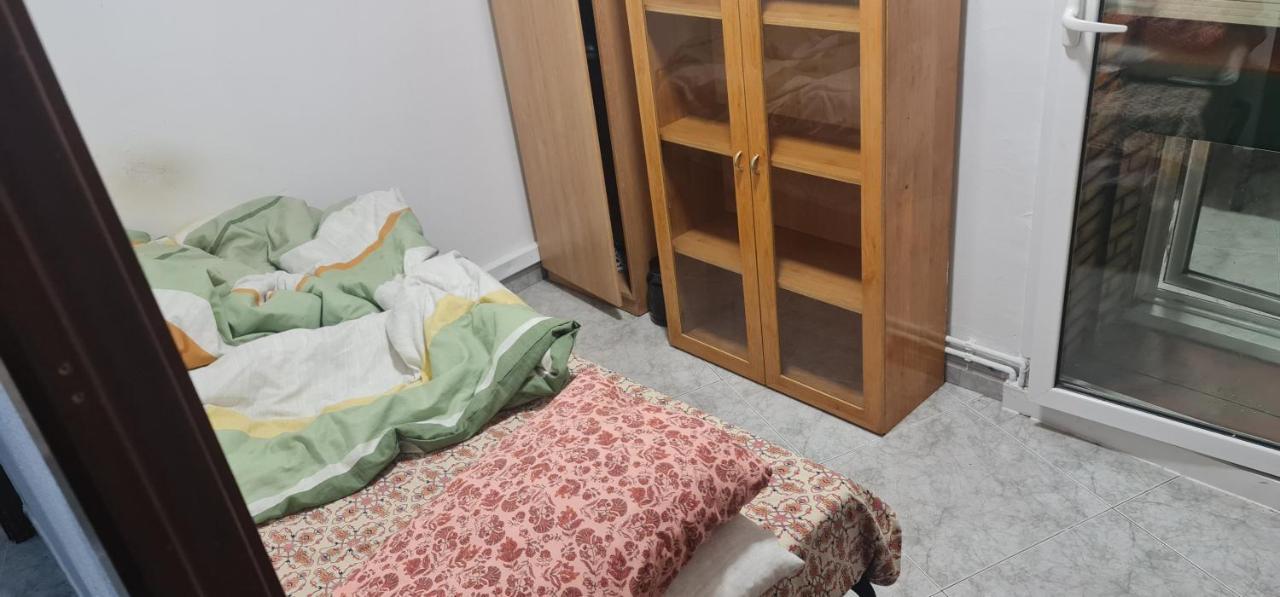 Sunny Room In A Shared Apartment In 鲁维 外观 照片