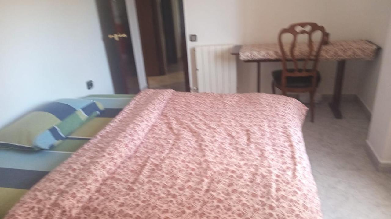 Sunny Room In A Shared Apartment In 鲁维 外观 照片